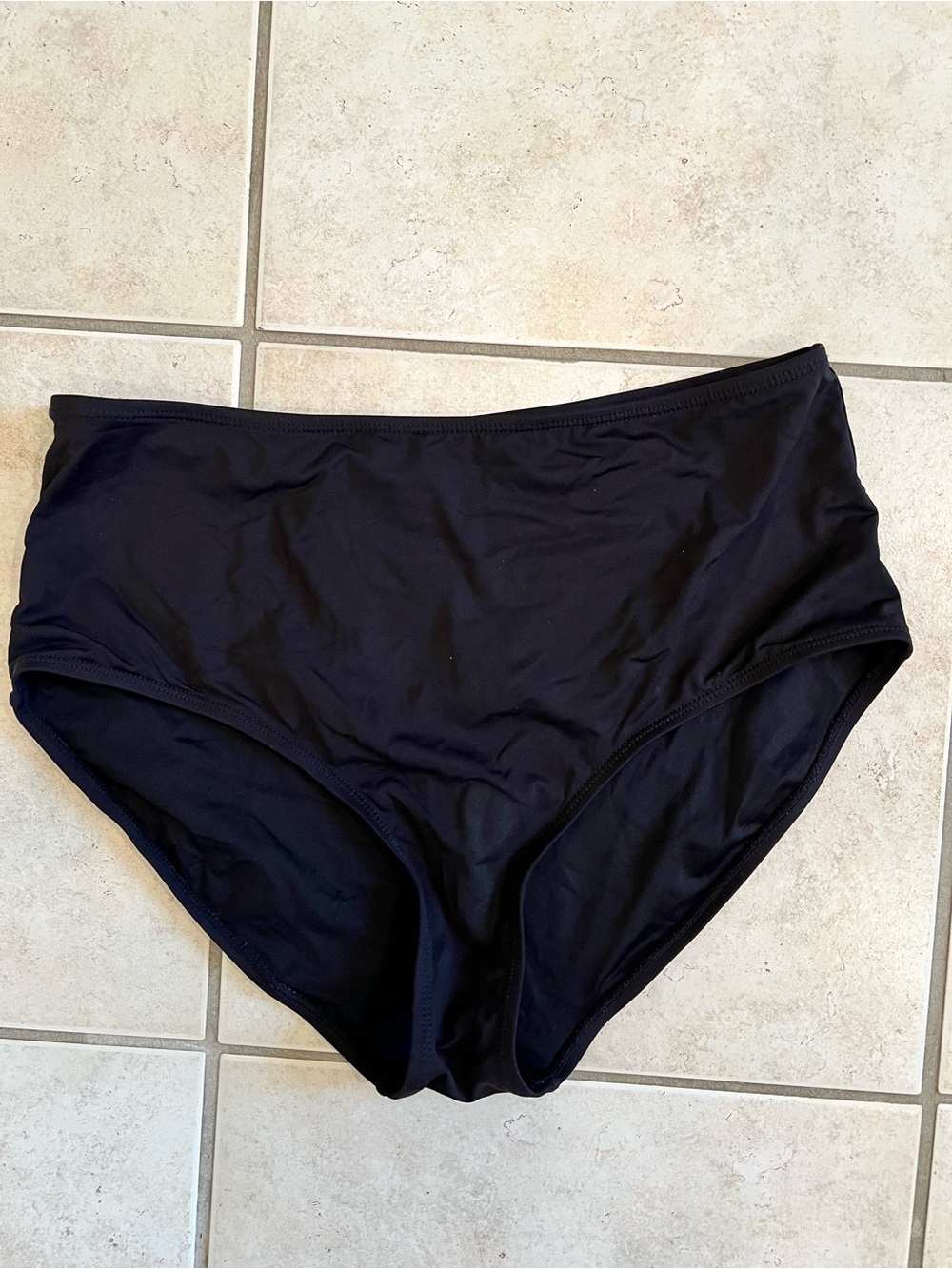 Andie High-Waist Bikini Bottoms in Black - Picture 6 of 7